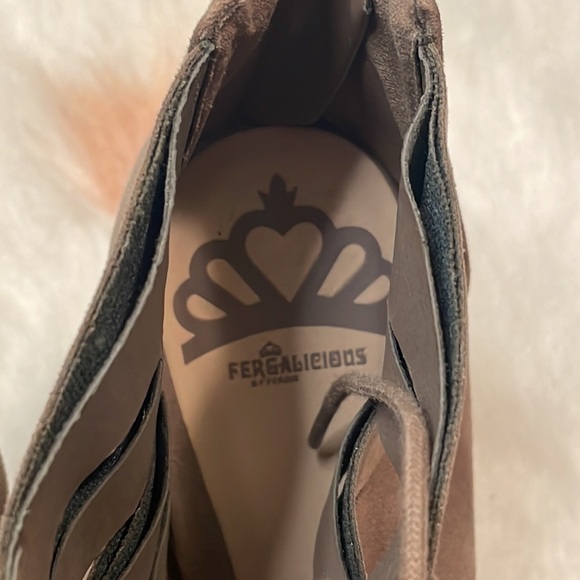 Fergalicious Woman’s Brown Suede Stiletto Heels Size 7M - Picture 5 of 8